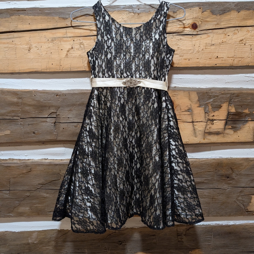 Chic Lace Overlay with Rhinestone Accent